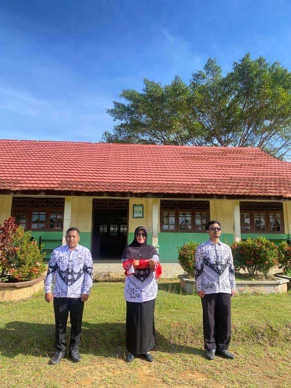 Upacara HGN  SMAN 1 Permata Kecubung Tahun 2025